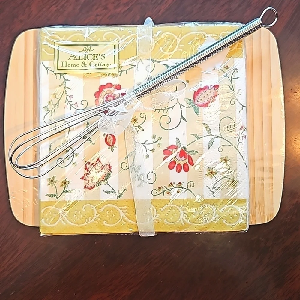Alice's Home & Cottage Gift Set Cutying Board Napkins Whisk NWT Price Firm